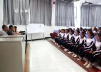 副校长称女生扎辫子是勾引男生 瞬间引起了社会各界的广泛关注和热议
