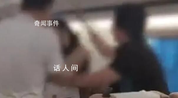 女子乘高铁拒绝换座遭夫妻俩殴打 已接到报警正在开展工作当中