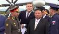 金正恩登上俄太平洋舰队护卫舰 获赠军舰模
