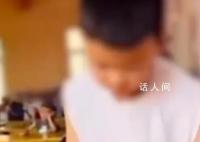 幼师恐吓排队小朋友 还让假笑摆拍