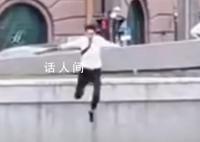 上海“领带小哥”飞身跳桥救人 周中磊个人资料介绍
