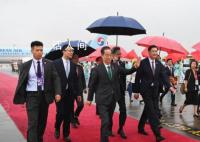 韩国总理韩德洙抵达杭州 出席杭州第19届亚洲运动会开幕式并参加相关活动