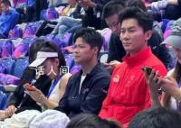 苏炳添李晨现身开幕式现场 引发热议 