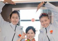 女子结婚和亚运冠军同住一家酒店 有幸一起合影留念