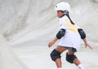 亚运会9岁运动员登场 小姑娘一登场就迎来全场的掌声