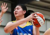 女篮张子宇打球视频 张子宇和姚明站在一起图片