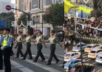 多地现“拉链式”人墙 引导游客们安全有序过马路