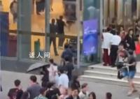 泰女枪案现场帮中国双胞胎找妈妈 却眼看她死在现场