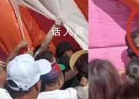 南京一乐园充气城堡坍塌 多人被埋