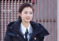 冯琳主持人大赛第一名晋级 期待她在比赛中的出色表现