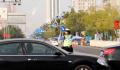 辅警执勤发现风筝线紧急喊停路人 紧急排险