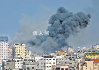 战火下的巴以普通人声音 只有持枪的警察来回巡逻