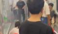 地铁上充电宝自燃男子用矿泉水扑灭 广州地铁回应