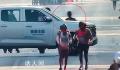 大连马拉松中国选手冲刺时被车挡住 最终以2:11:50刷新个人最好成绩