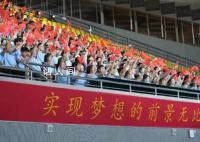 同上一堂课 共谱青春乐章
