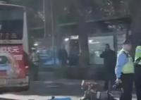 警方通报儿童遭开门杀后被公交碾压 小客车驾驶人已被刑拘