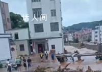 广东高州两女子被洪水冲走遇难 二人被找到时均已无生命体征