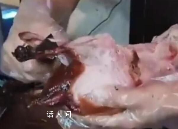 女子称买烤鸭遇店员做假动作片肉 事后看视频才发现的觉得很黑心