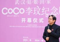 姚贝娜父亲出席李玟纪念展 贝娜是李玟的粉丝现在她们做邻居了