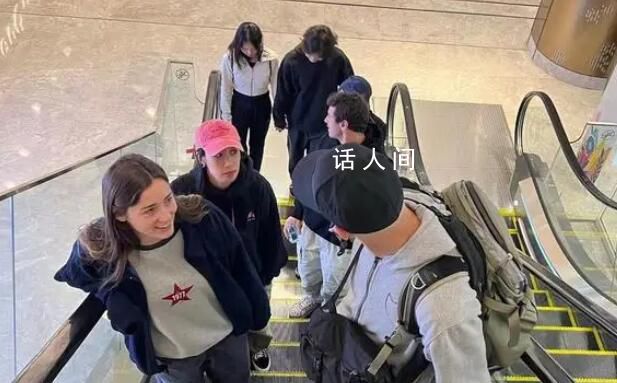 苏翊鸣朱易牵手照曝光 似乎再次坐实恋情