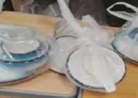 00后“整顿”餐具费 结账时有询问店员得到肯定后才将其打包带走