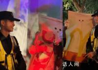 交警边指挥交通边说自己不是coser 让人哭笑不得