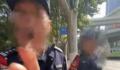 记者采访疑遭警察抢手机 当地回应