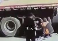 货车轮胎打气时爆炸 3人被弹飞