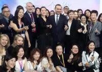 巩俐现身进博会 出席第六届中国国际进口博览会某品牌活动