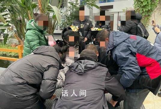 体育馆遇难学生母亲:哭得两三天没睡