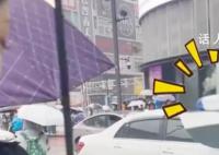 游客打车遇e人司机:公举请上车