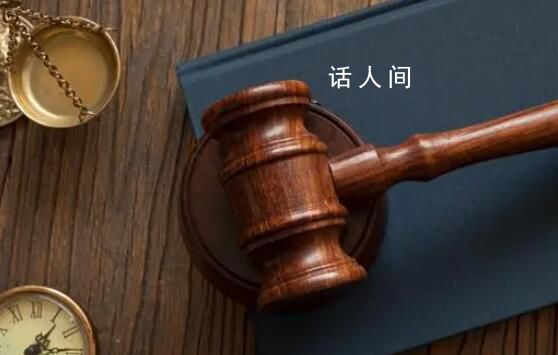 女子离婚后强迫女儿放弃学业打工 被前夫起诉变更抚养权