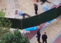 南昌某小区一人跳楼砸到路人 具体伤亡情况该办工作人员未透露