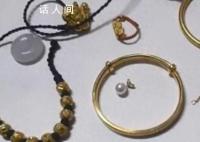 女子当面抢走闺蜜6万元首饰 该案件还在进一步处理中