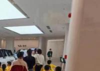 园方回应带孩子去汽车店团建 有人认为这样属于营销无底线