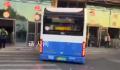 公交司机突发晕厥撞上2辆公交车 事故在进一步调查处理中
