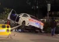 广东一国道发生交通事故致2死1伤 伤者被送往医院情况不明