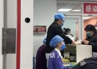 天降烟头6岁男童棉衣被烫穿 全楼住户进行DNA采集找到那个扔烟头的人了