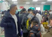 儿科门诊内外:家长医生老师众生相