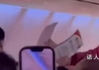 泰国客机高空喷火 空姐为乘客扇风