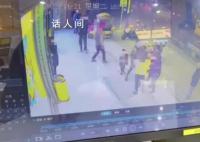 女子称被公职人员殴打致流产 涉事者已被行拘