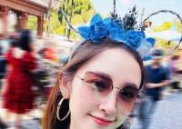 张若昀拍的唐艺昕 一颦一笑都那么甜美