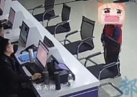 男孩被姐姐批评深夜到派出所告状 呜咽地向值班民警提出这个问题