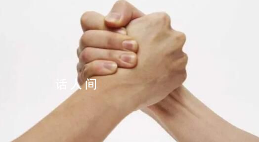 00后男生跟朋友掰手腕致左胳膊骨折 如何避免成为脆皮大学生