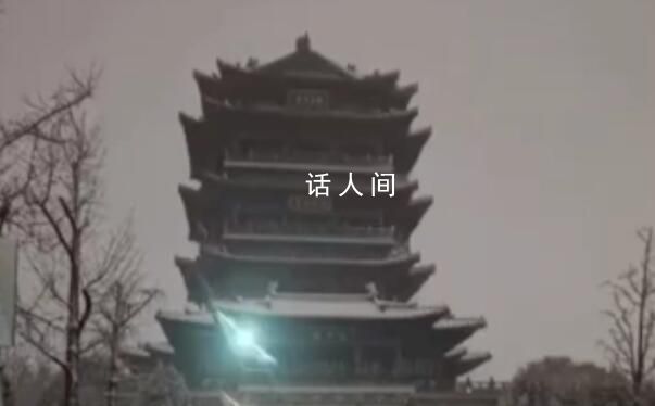 大明湖畔超然楼变白 变成了一幢纯白色的建筑