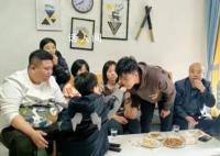 “亿万富豪”称寻亲故事将拍成电影 现在相关部门正在筹划
