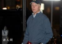 拜登安全车队一汽车被撞 拜登夫妇已安全返回家中