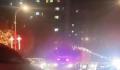 女子带孩子逃生偶遇消防员丈夫出警 路上已经有很多居民聚集