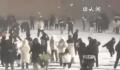 打雪仗时除了自己都是对手 战况激烈场面震撼