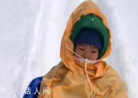 冬季限定接娃工具有点费家长 许多家长开始拉雪橇送孩子上下学